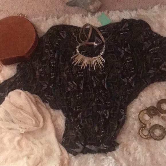 SOLD - Velvet By Graham& Spencer Assort Brown Batwing Top - Picture 4 of 8